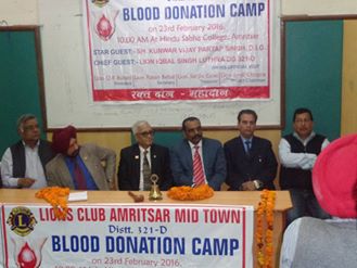 Blood donation camp at Hindu College